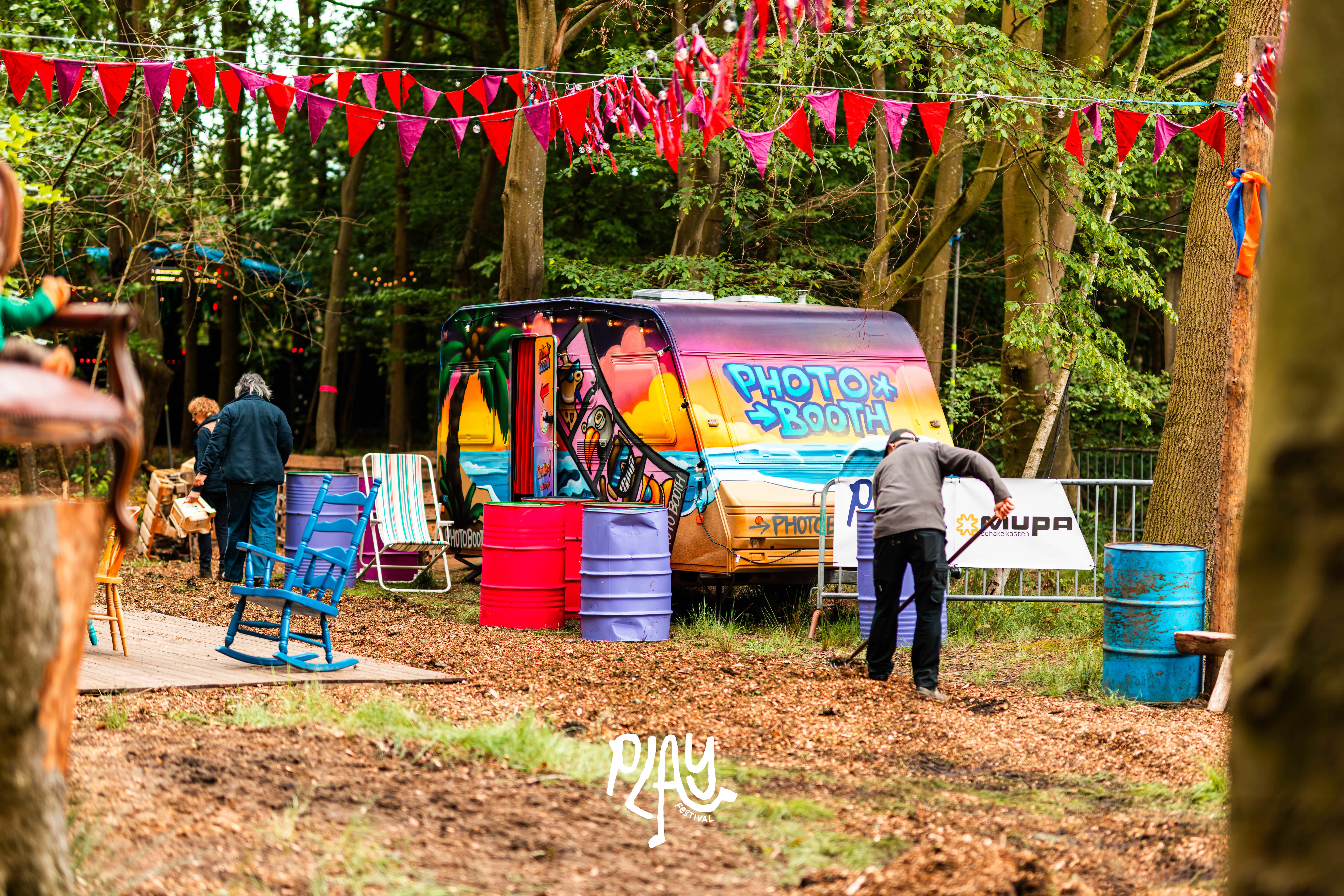 PLAY Festival Dag 1 Met Logo ; VT-10