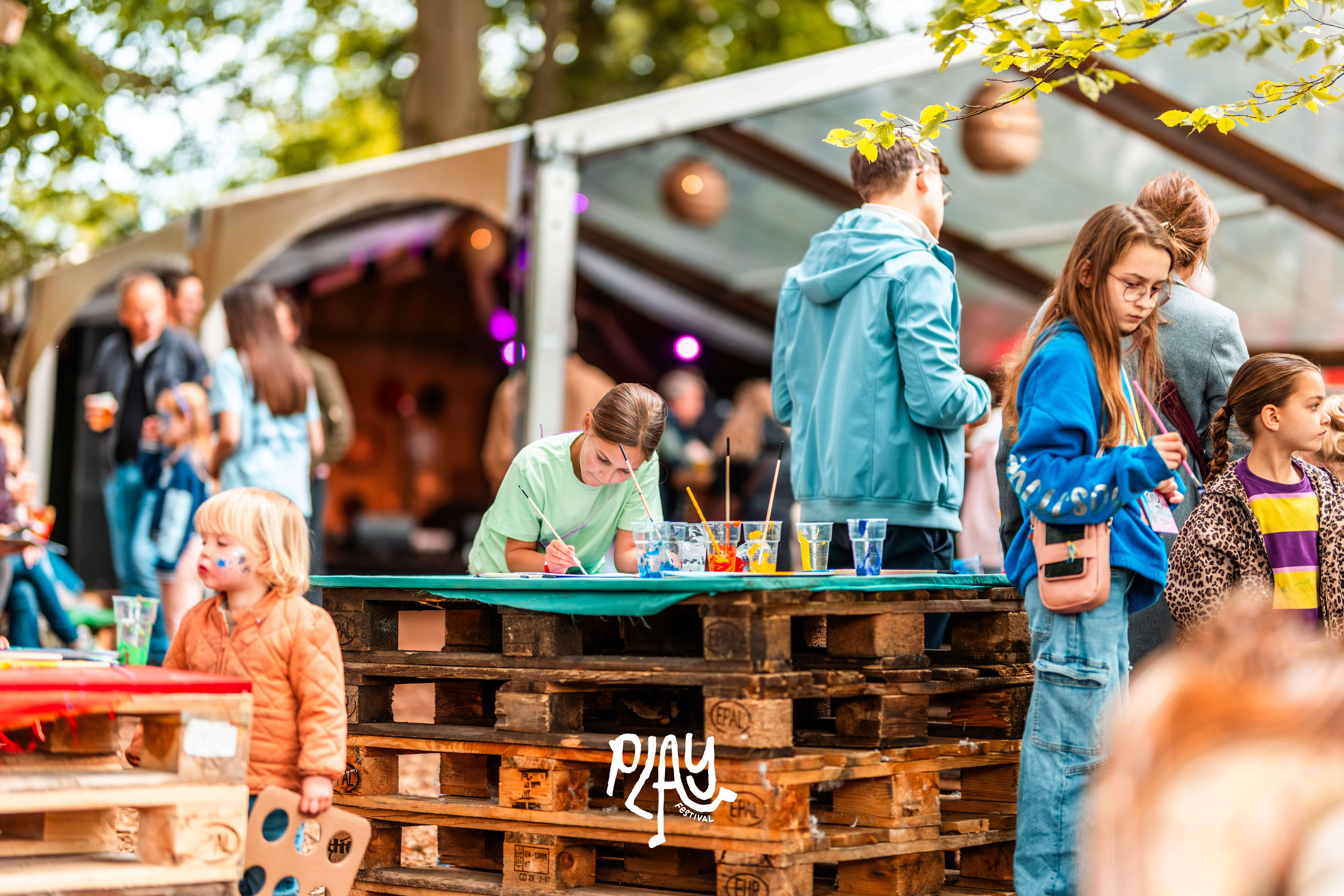 PLAY Festival Dag 2 Met Logo ; VT-115
