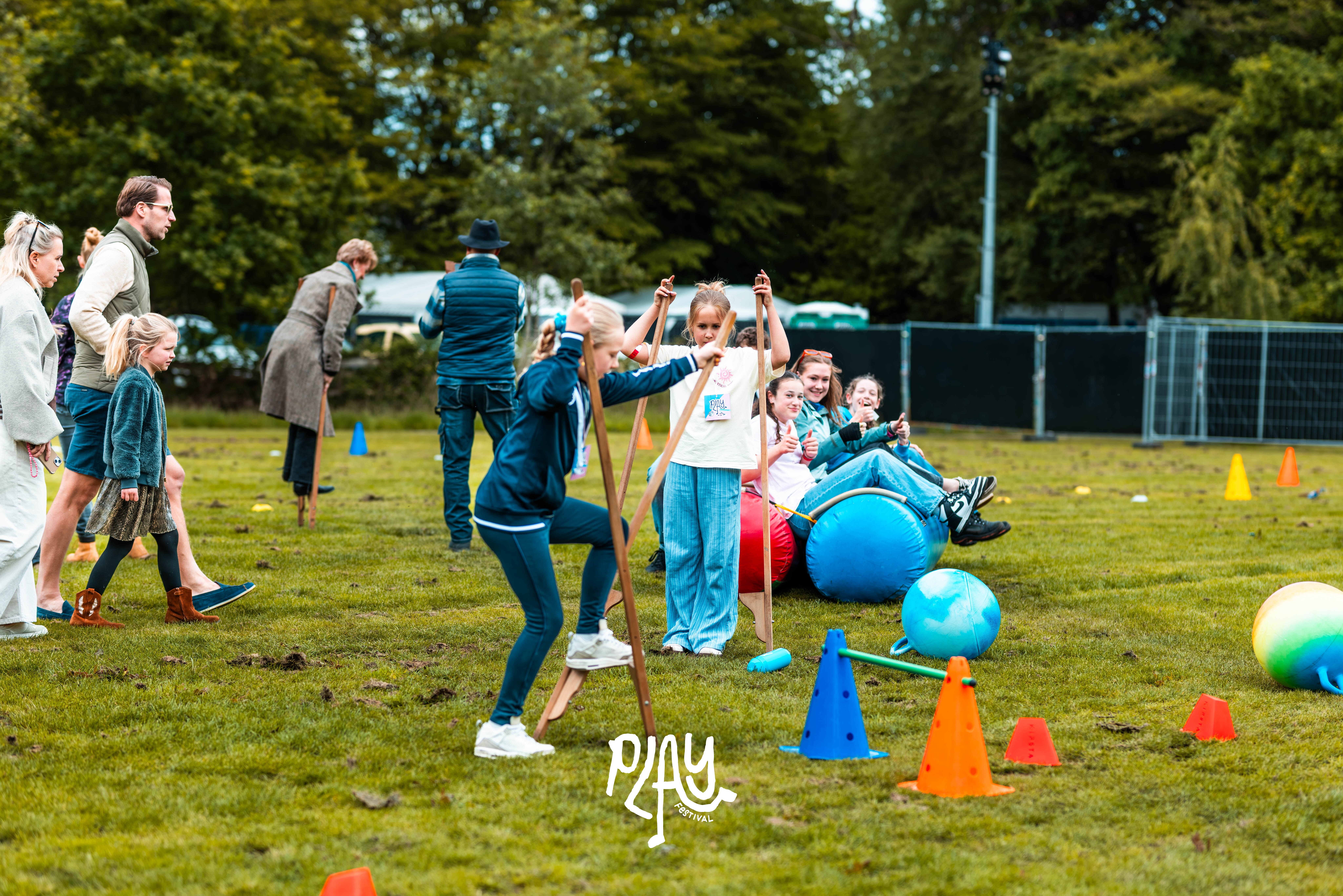 PLAY Festival Dag 2 Met Logo ; VT-129
