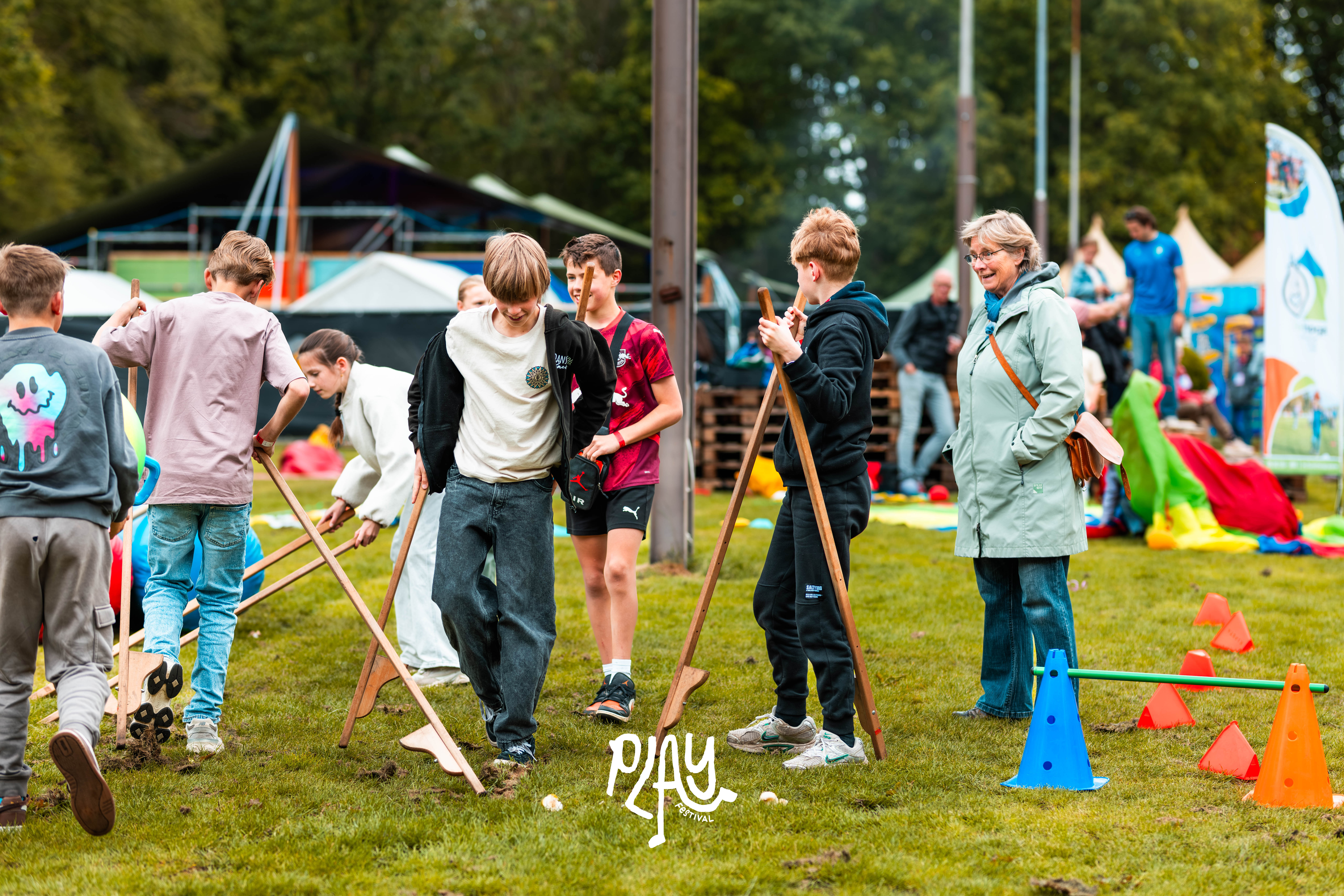 PLAY Festival Dag 2 Met Logo ; VT-139