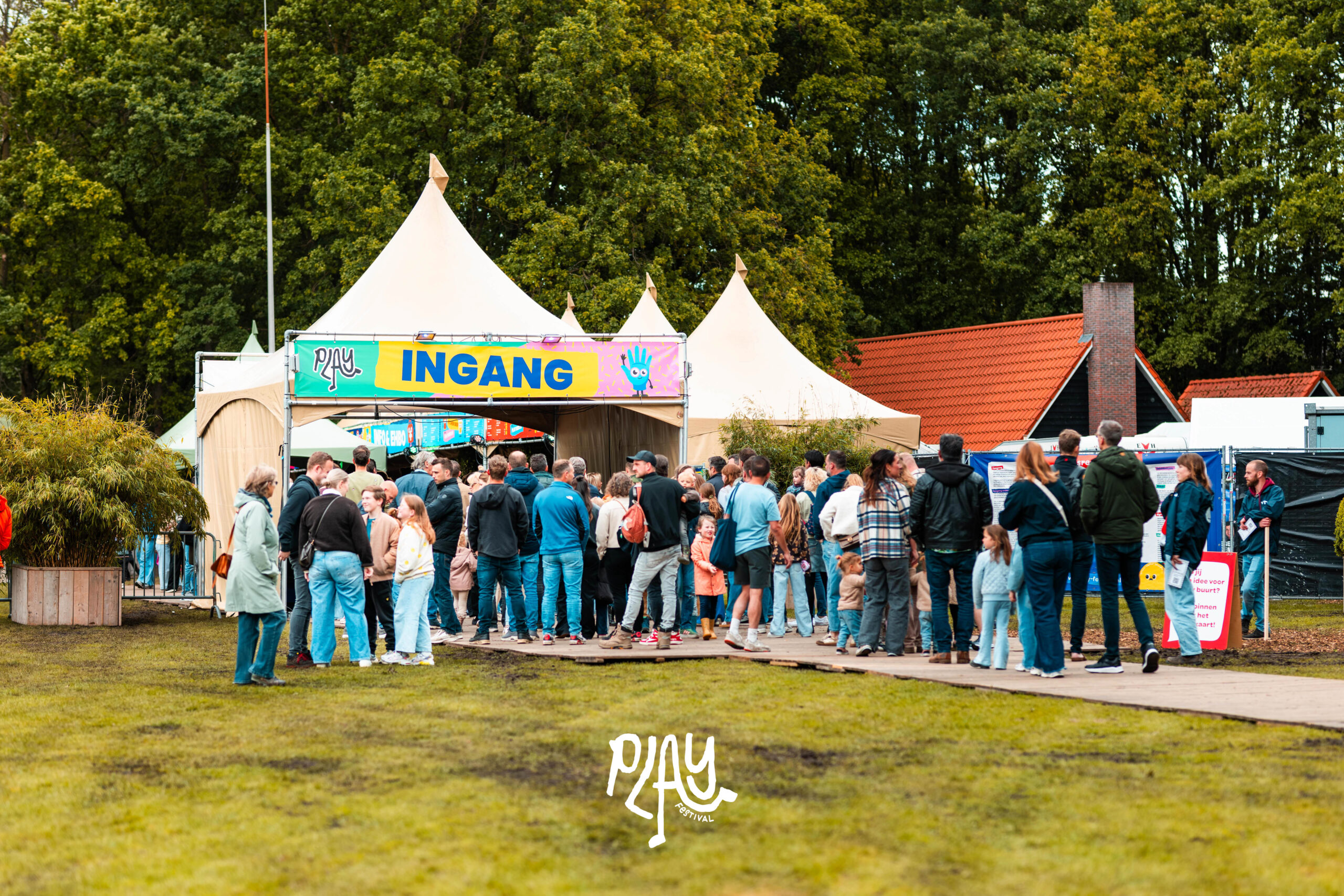 PLAY Festival Dag 2 Met Logo ; VT-143