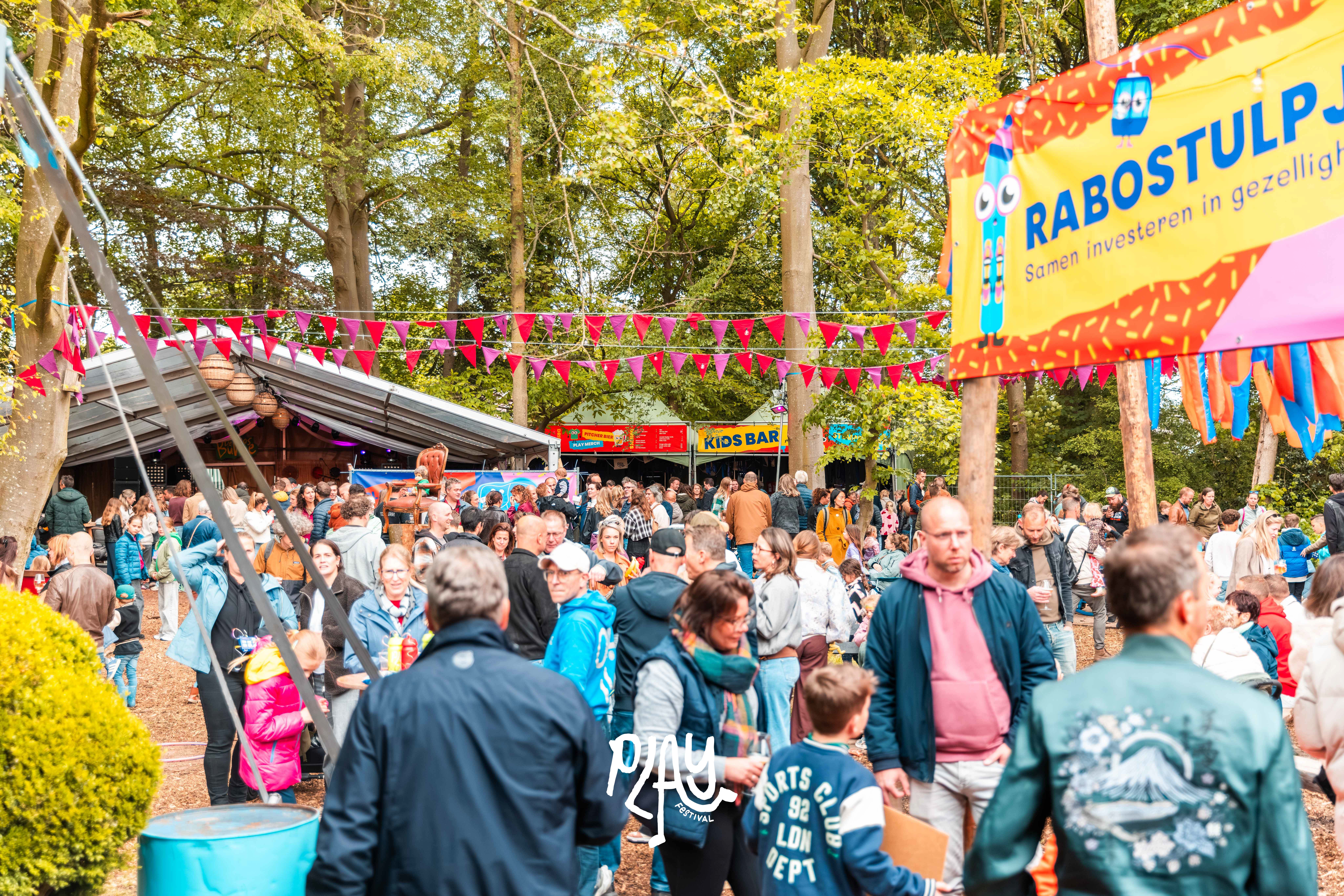 PLAY Festival Dag 2 Met Logo ; VT-177