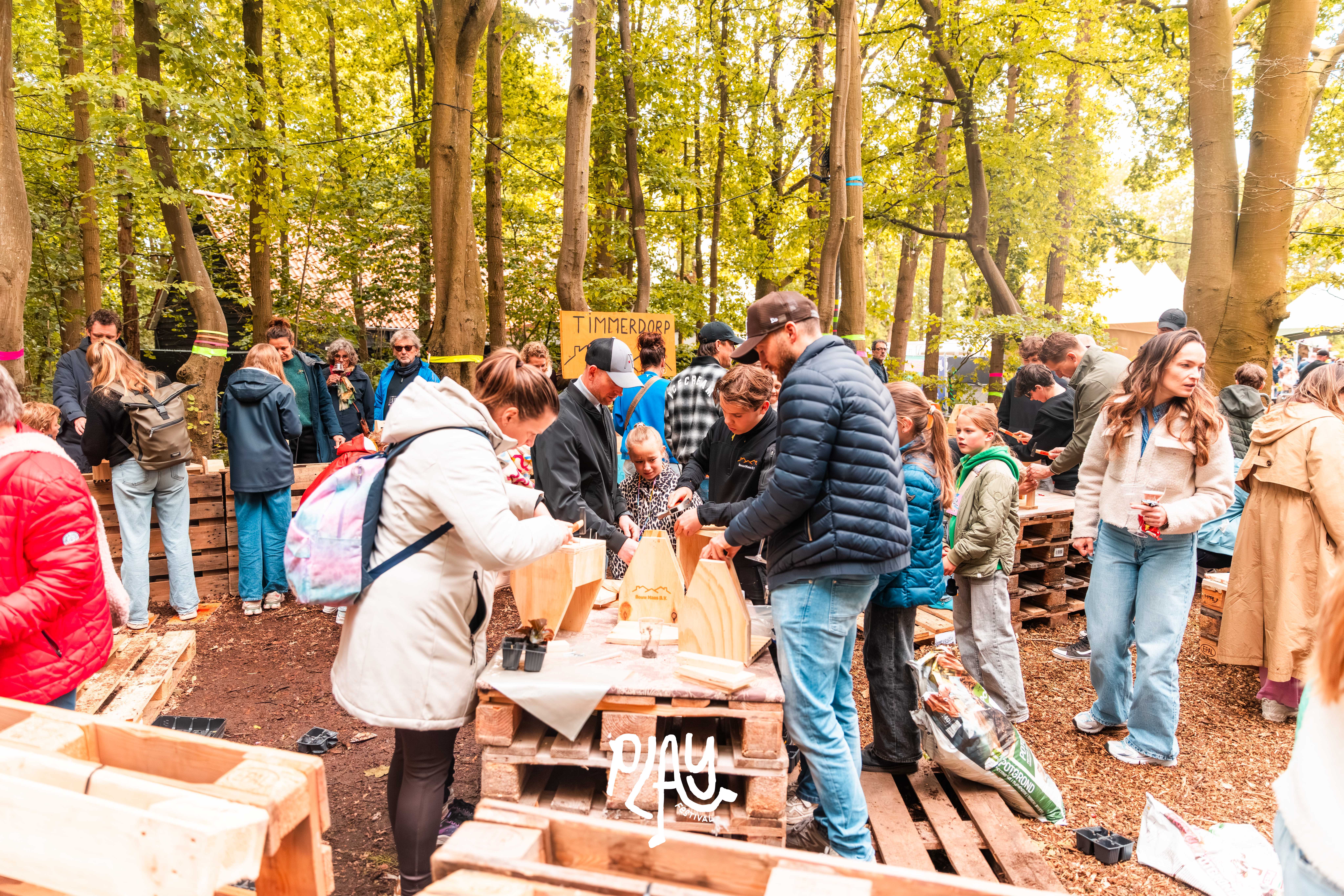 PLAY Festival Dag 2 Met Logo ; VT-204
