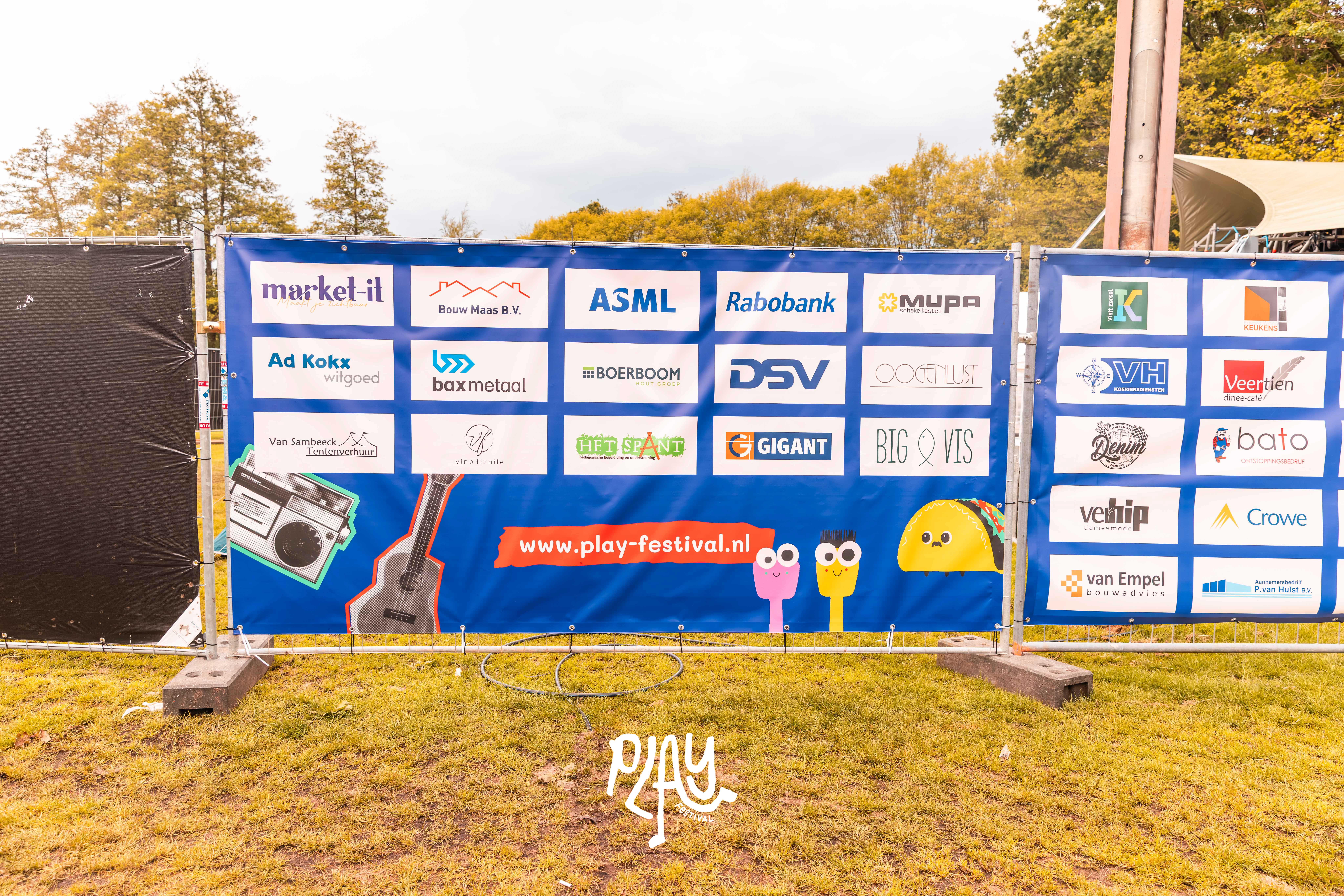 PLAY Festival Dag 2 Met Logo ; VT-207