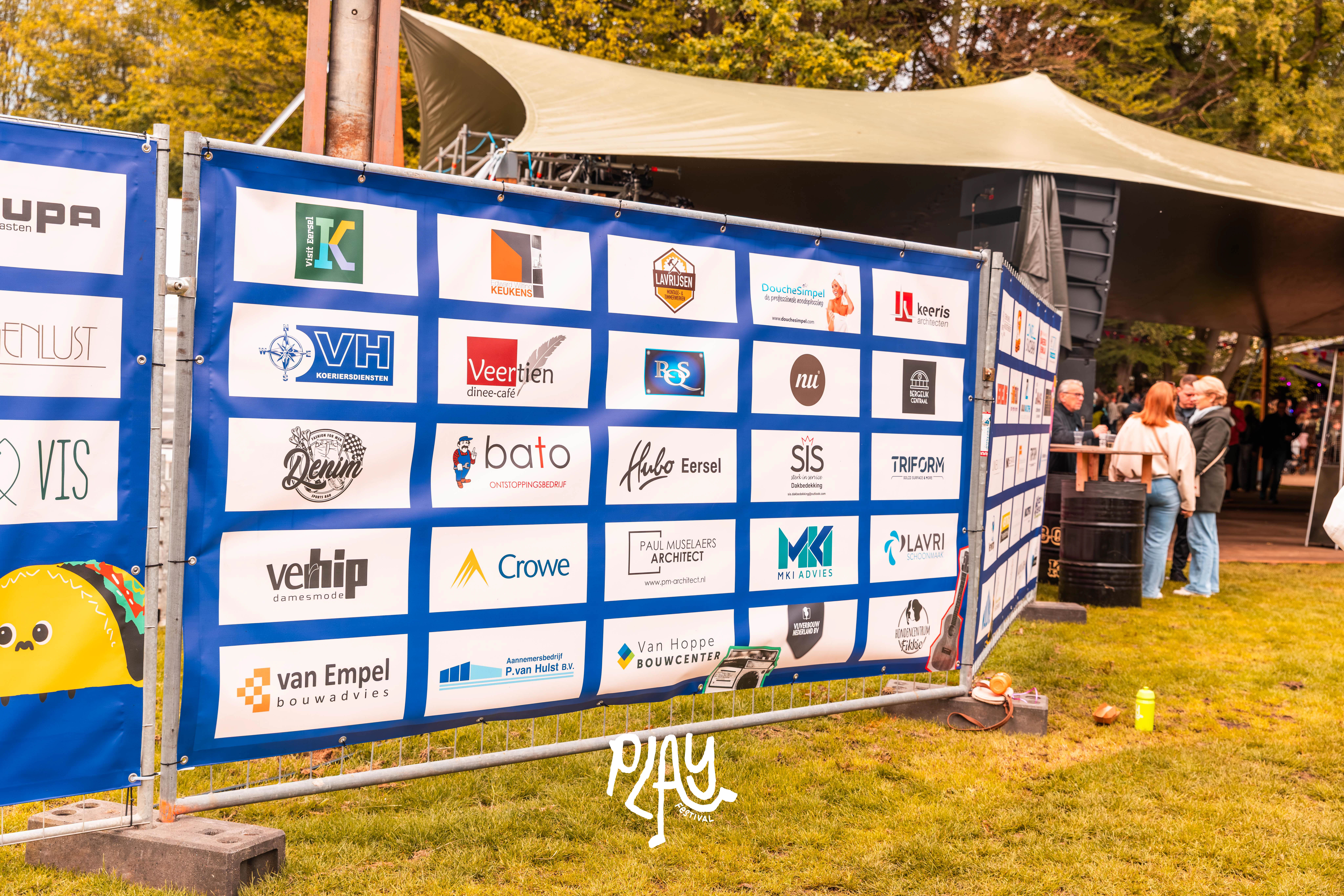 PLAY Festival Dag 2 Met Logo ; VT-210
