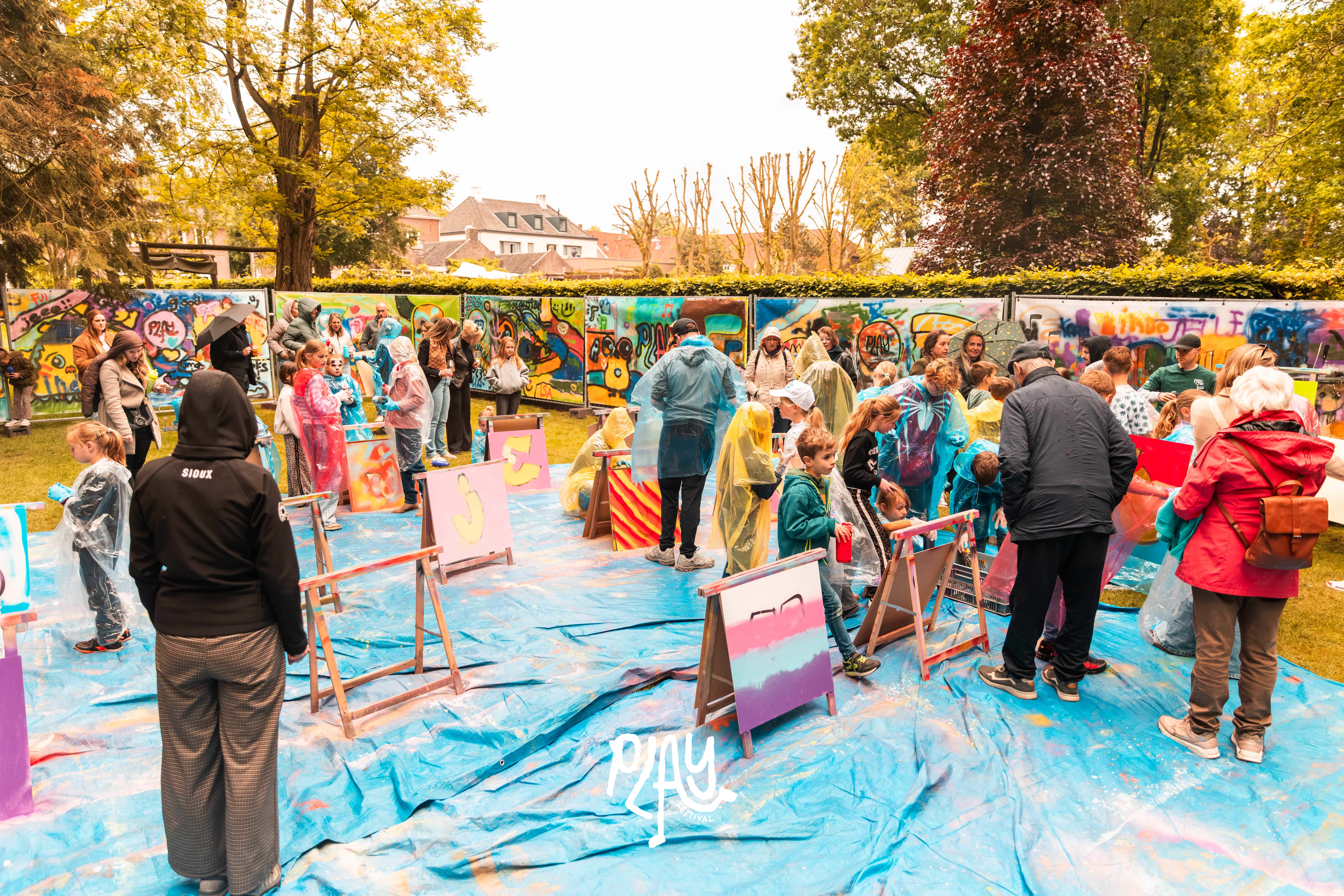 PLAY Festival Dag 2 Met Logo ; VT-229