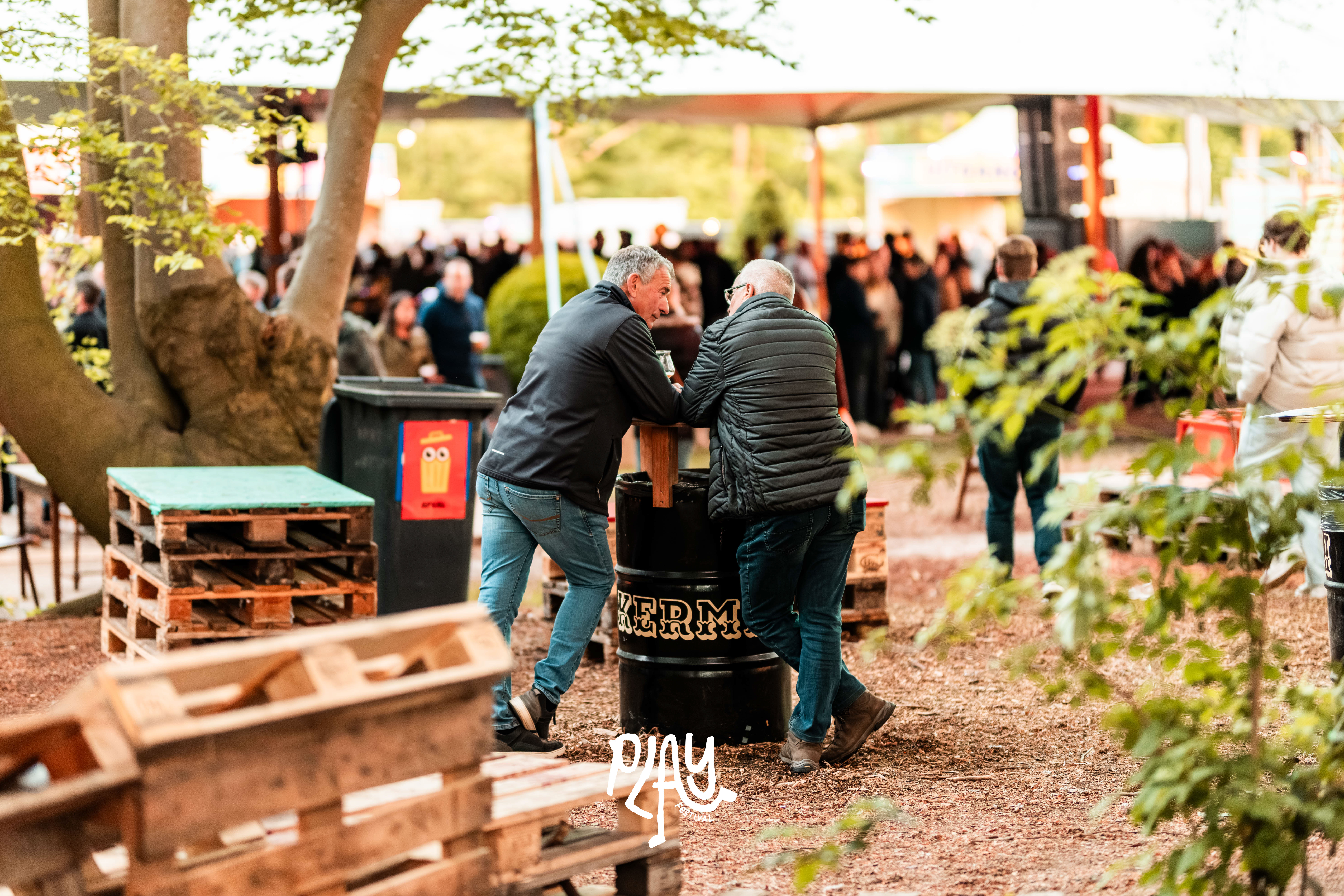PLAY Festival Dag 2 Met Logo ; VT-290
